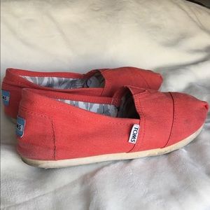 Toms Classic slip-ons